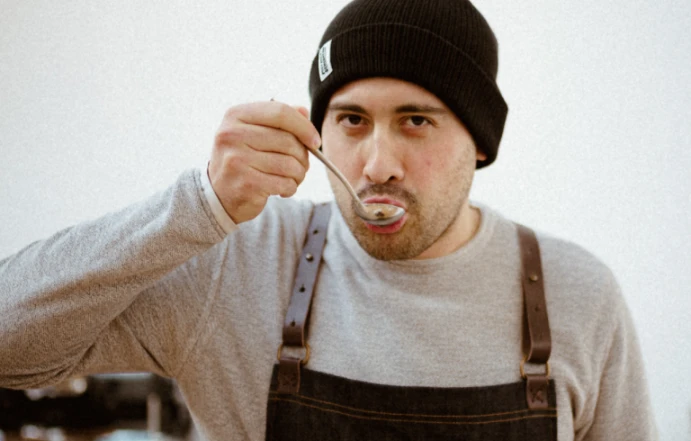 Sebastián Peinado, cofounder de Mae Coffee.